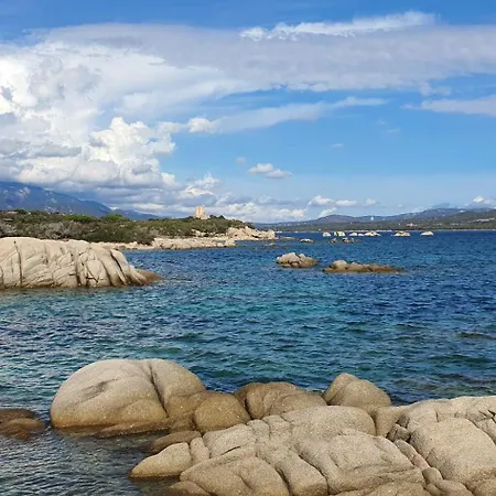 I Peri Aparthotel 3*